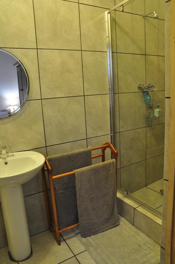 Huisie Ommie Hoek Uniondale  Екстериор снимка